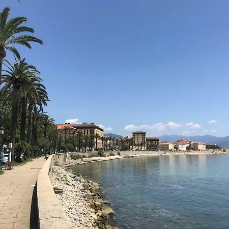 Daire F3 Renove Tout Confort Ajaccio (Corsica)